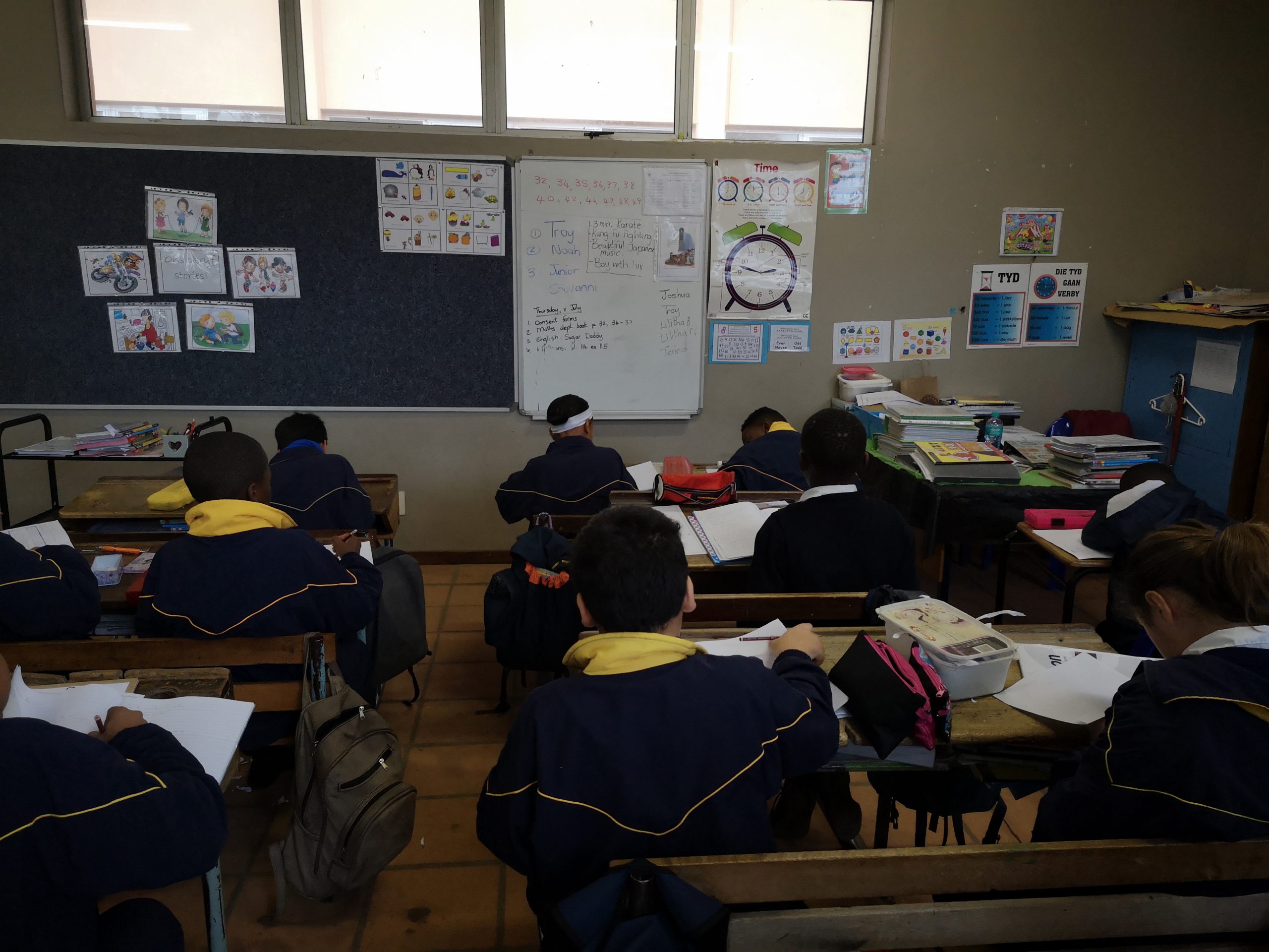 【南アフリカ共和国】小学校で教育プログラム