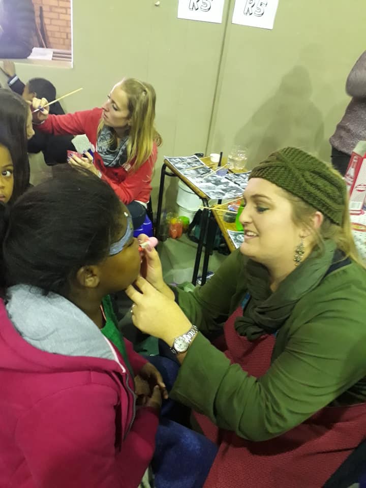 【南アフリカ共和国】小学校で教育プログラム