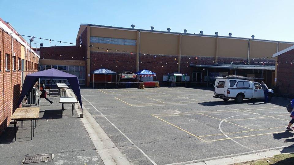 【南アフリカ共和国】小学校で教育プログラム