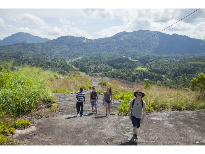【スリランカ – マワネラ】アジアゾウ保護プログラム