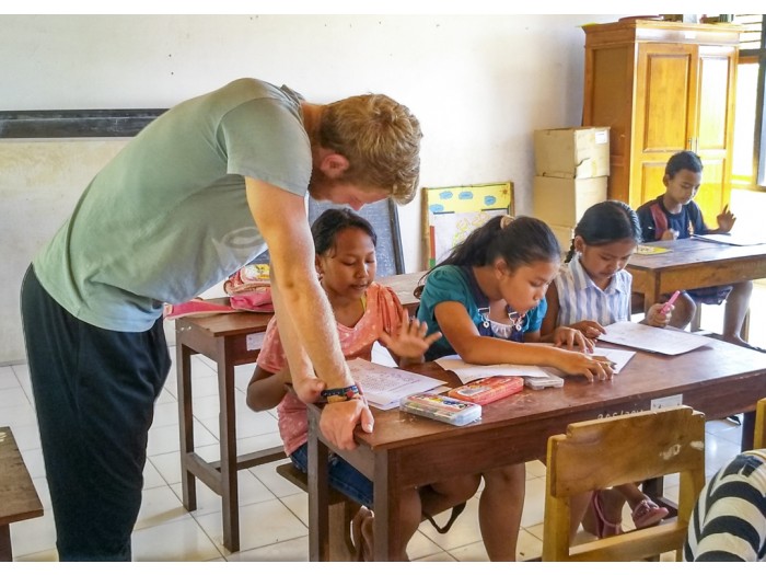 【インドネシア – ロビナ】教育プログラム