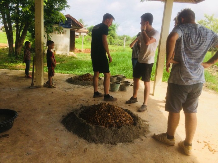 【ラオス】建設と改修